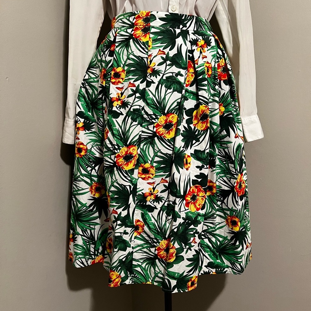 Artee Couture (Neiman Marcus) tropical floral 100% cotton pleated skirt